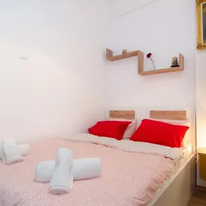 https://apt-aristotelous-street-small.hotelschalkidiki.net